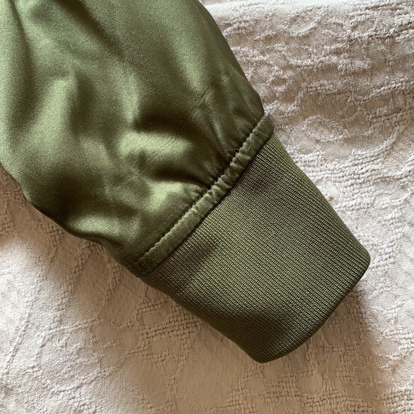2/$15💥 Bomber Style Satin Jacket - Picture 4 of 10